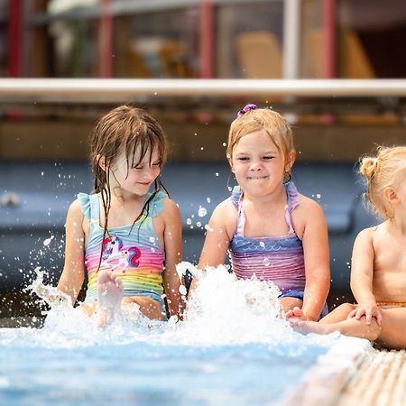 H2O Hotel-Therme-Resort, Fur Familien Mit Kindern バート・ヴァルタースドルフ エクステリア 写真