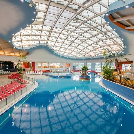 H2O Hotel-Therme-Resort, Fur Familien Mit Kindern バート・ヴァルタースドルフ エクステリア 写真