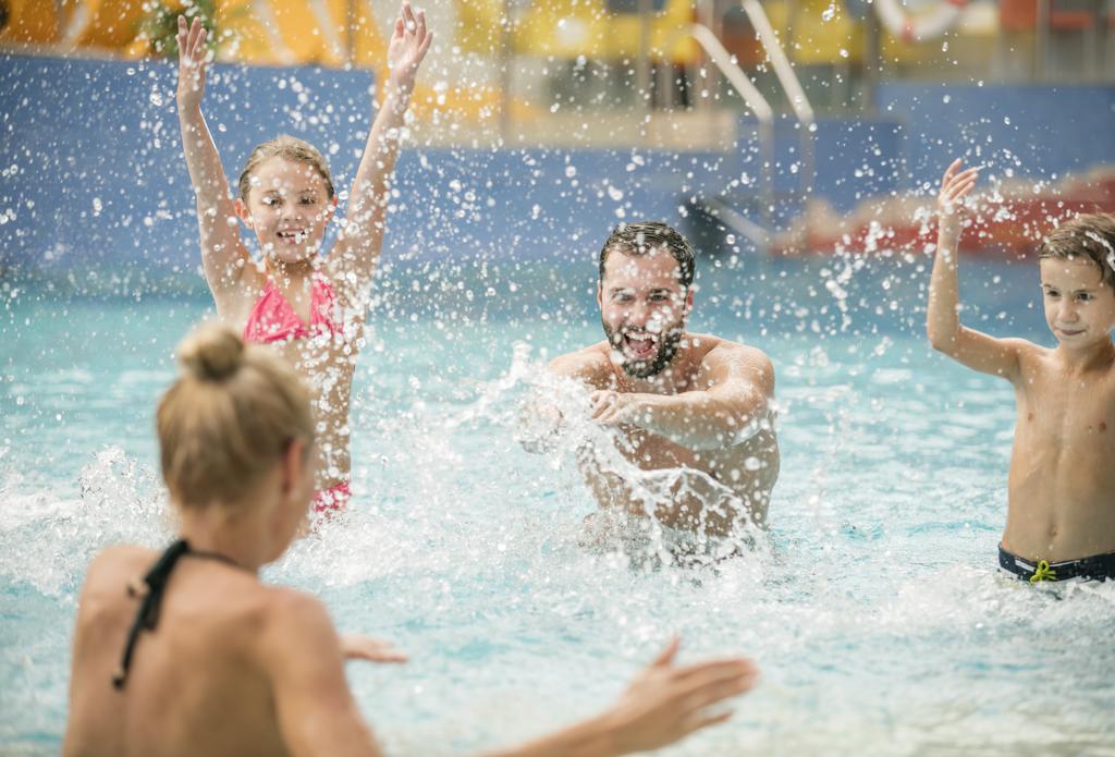 H2O Hotel-Therme-Resort, Fur Familien Mit Kindern バート・ヴァルタースドルフ エクステリア 写真