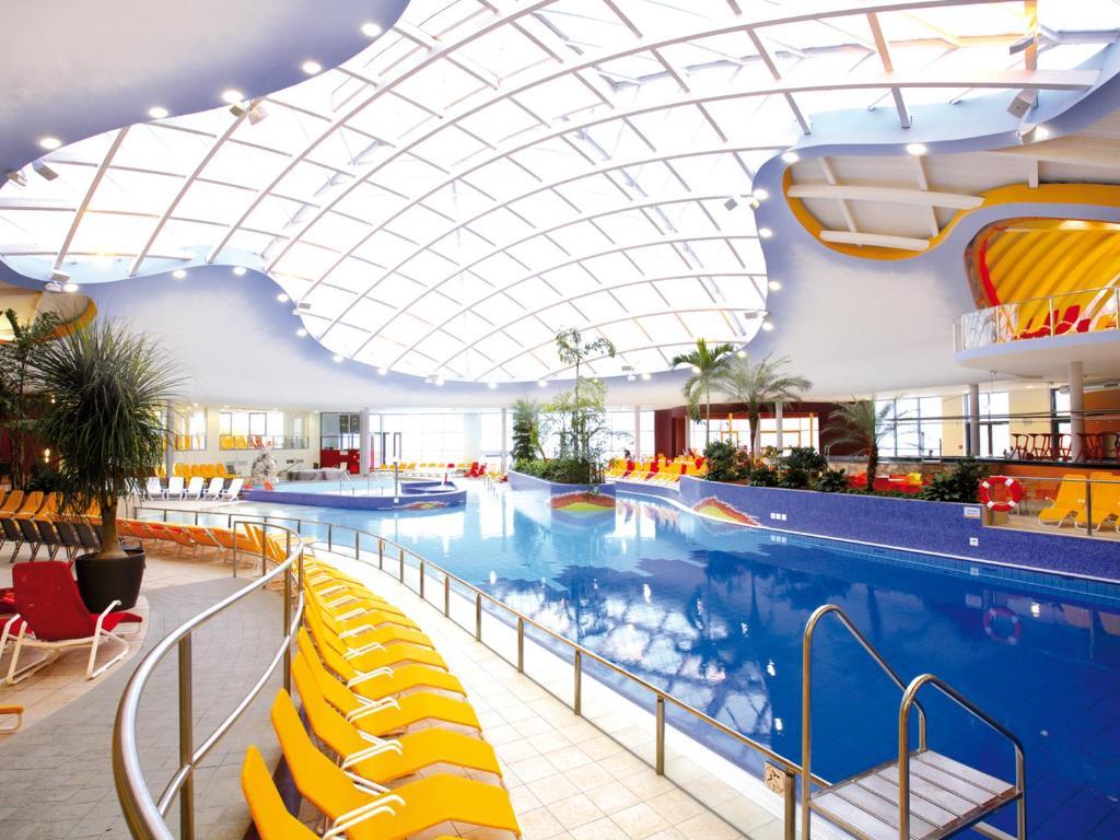 H2O Hotel-Therme-Resort, Fur Familien Mit Kindern バート・ヴァルタースドルフ エクステリア 写真