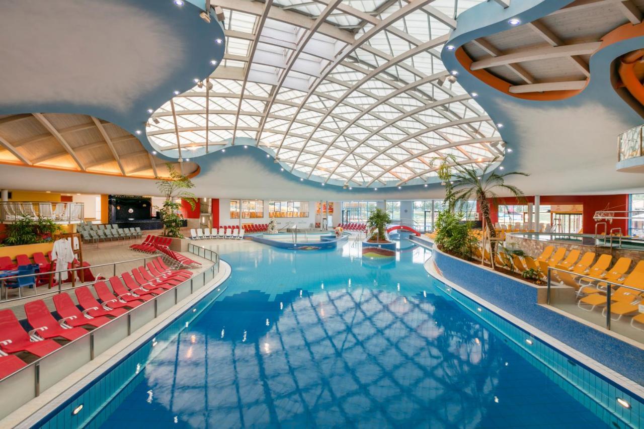 H2O Hotel-Therme-Resort, Fur Familien Mit Kindern バート・ヴァルタースドルフ エクステリア 写真