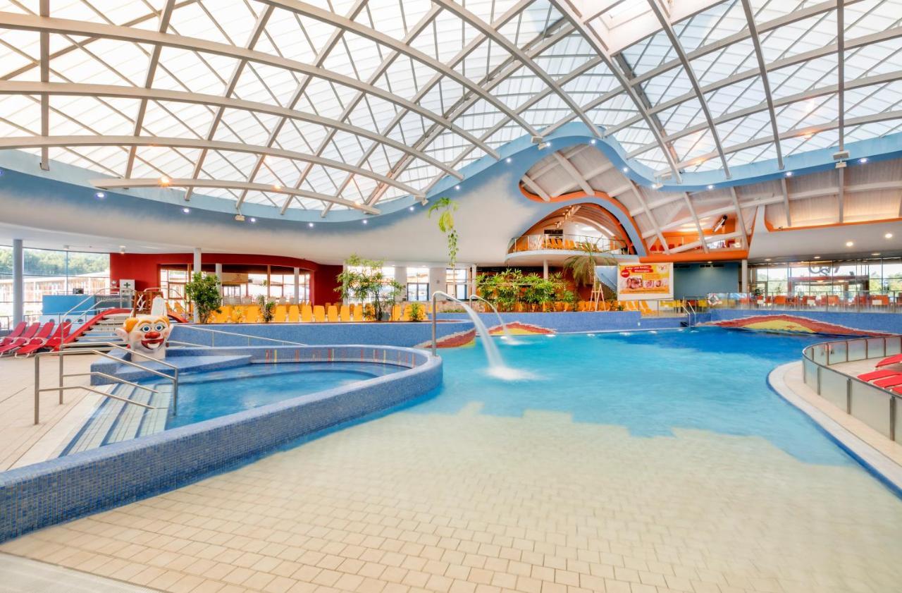 H2O Hotel-Therme-Resort, Fur Familien Mit Kindern バート・ヴァルタースドルフ エクステリア 写真